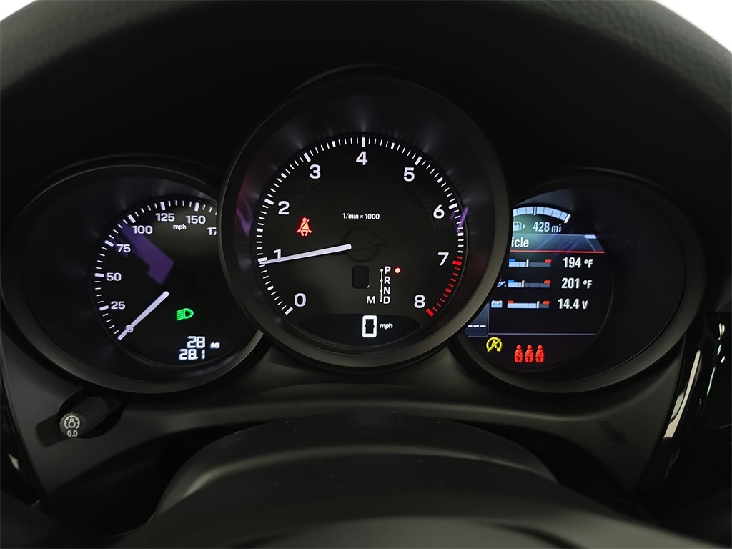 2026 Porsche Macan T photo 14