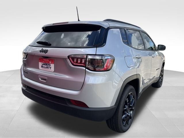 2026 Jeep Compass Latitude Altitude photo 3