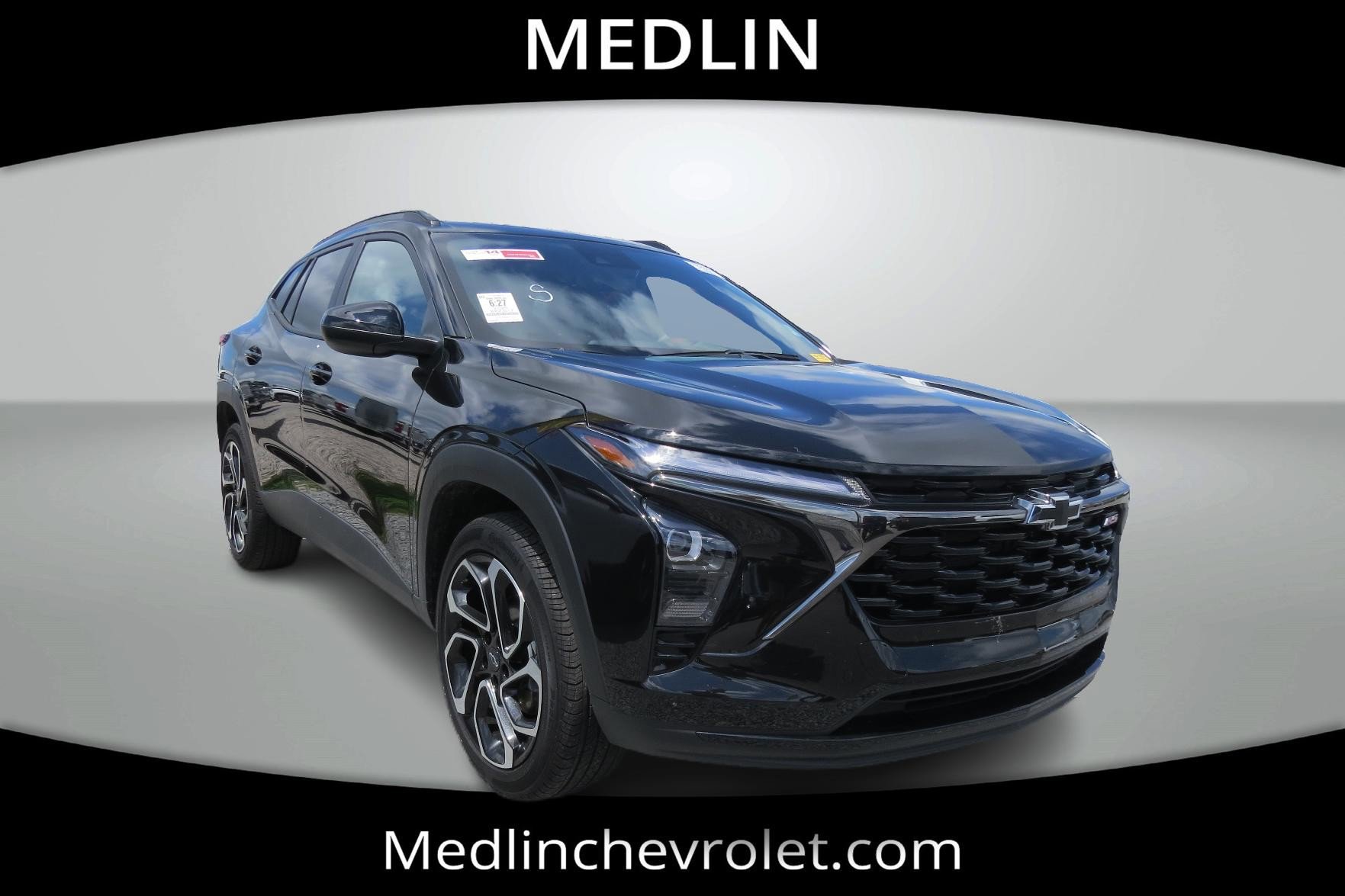 2025 Chevrolet Trax photo 2