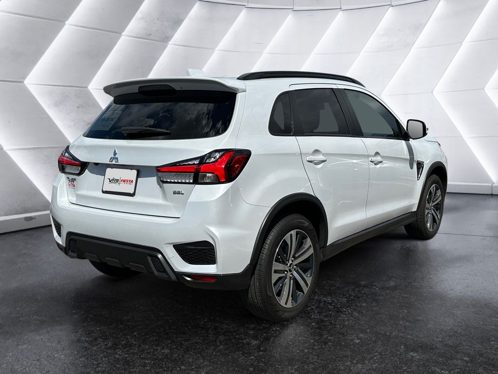 2024 Mitsubishi Outlander Sport SEL photo 4