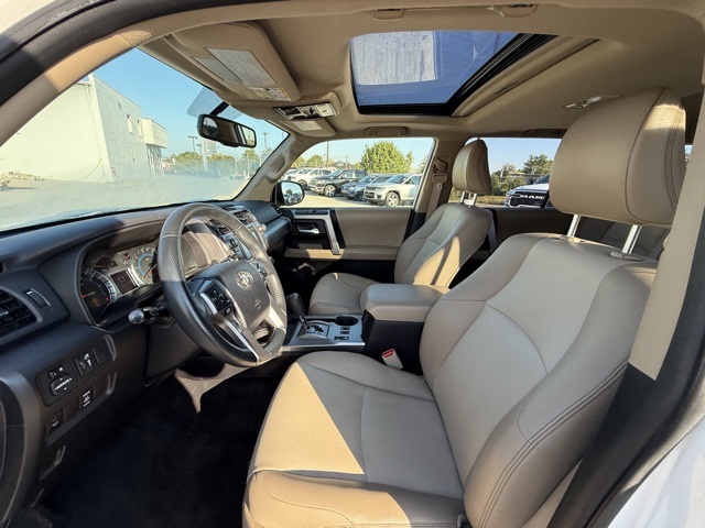 2016 Toyota 4Runner SR5 Premium photo 12