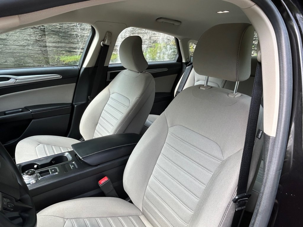 2019 Ford Fusion S photo 15