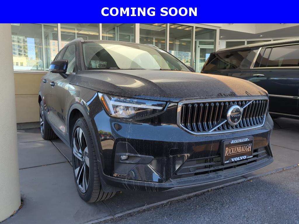 2025 Volvo XC40