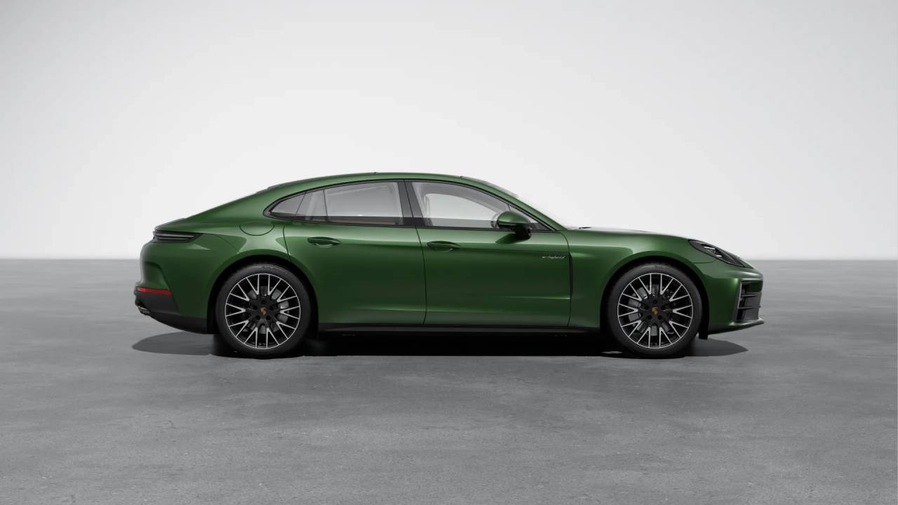 2026 Porsche Panamera 4 E-Hybrid photo 4