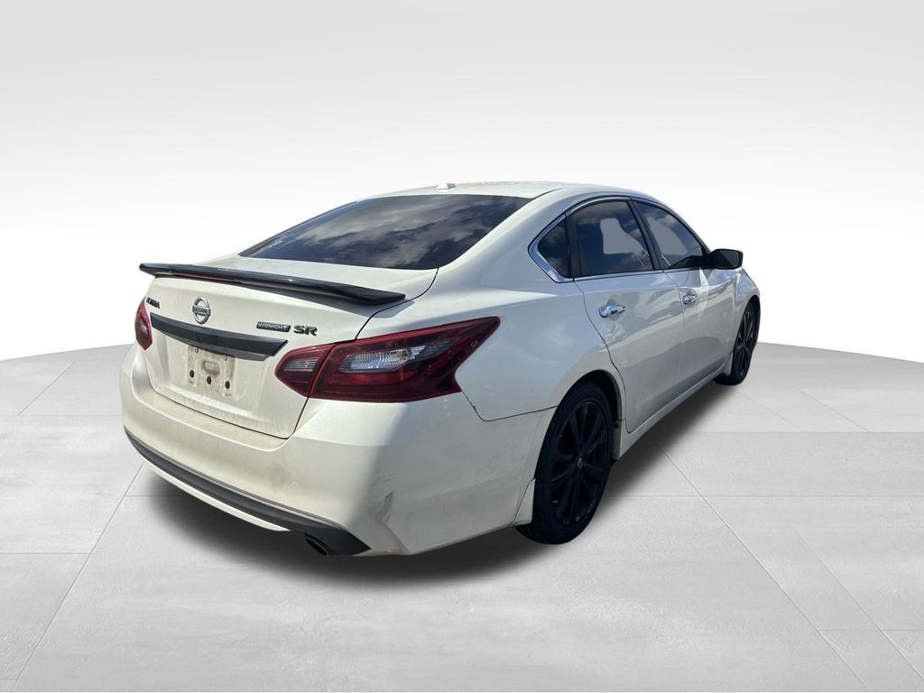 2018 Nissan Altima 2.5 SR photo 4