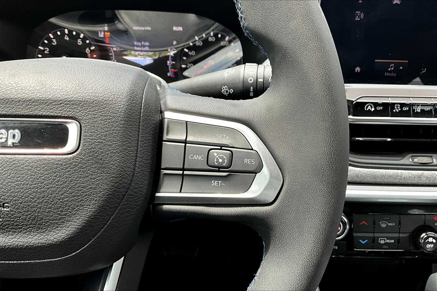2022 Jeep Compass Latitude photo 19
