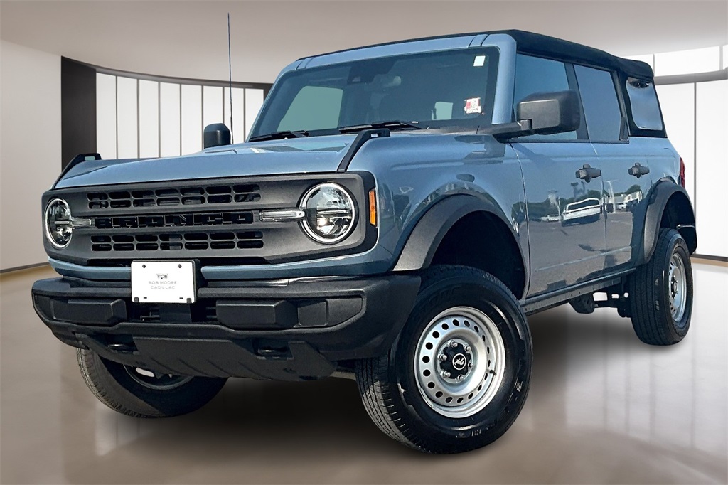 2023 Ford Bronco 4-Door Base's photo