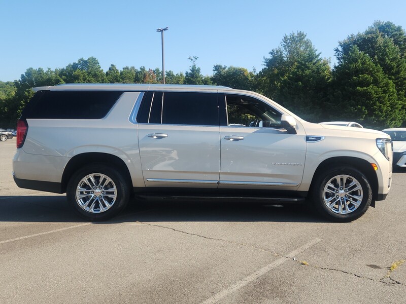 2021 Gmc Yukon XL SLT photo 2