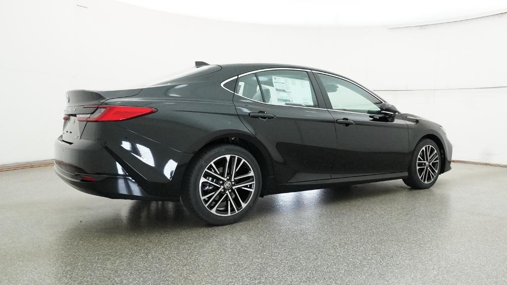 2025 Toyota Camry XLE photo 19