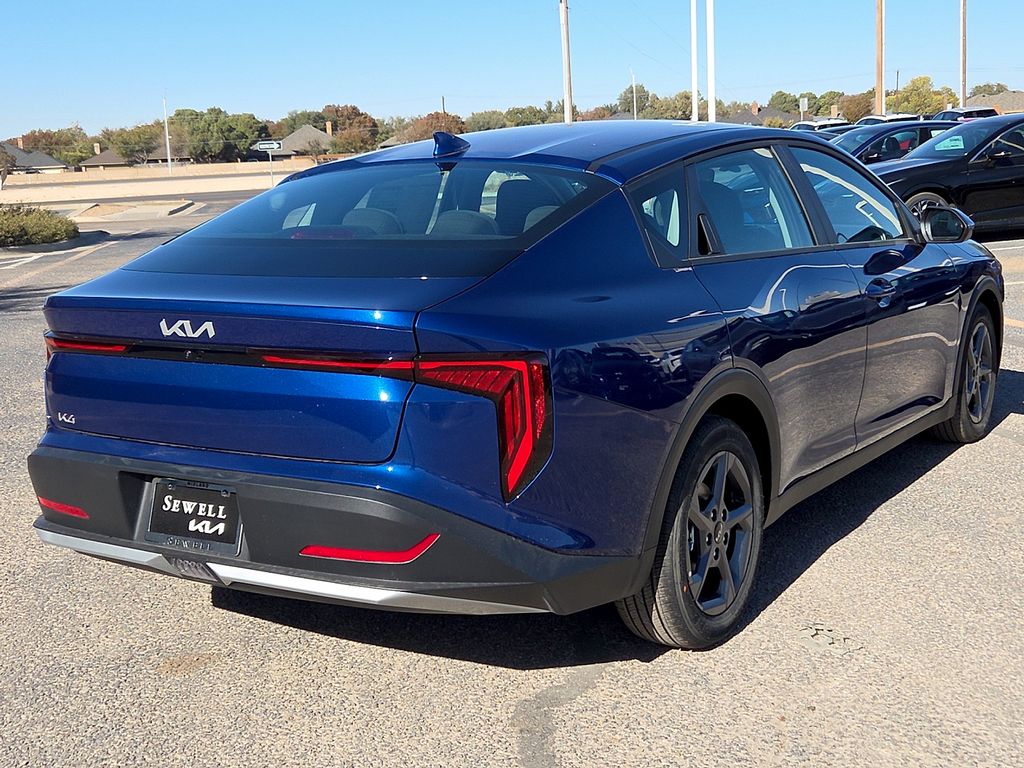 2025 Kia K4 LX photo 4