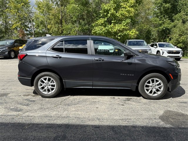 2022 Chevrolet Equinox LS photo 4