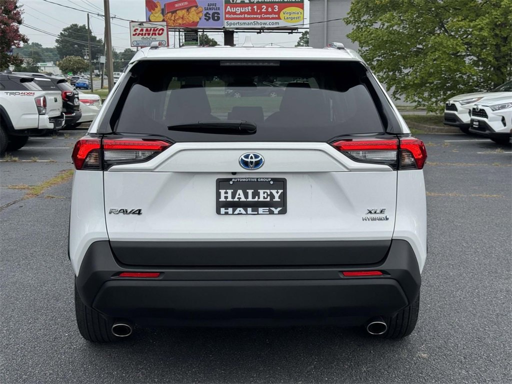 2022 Toyota RAV4 Hybrid XLE photo 21
