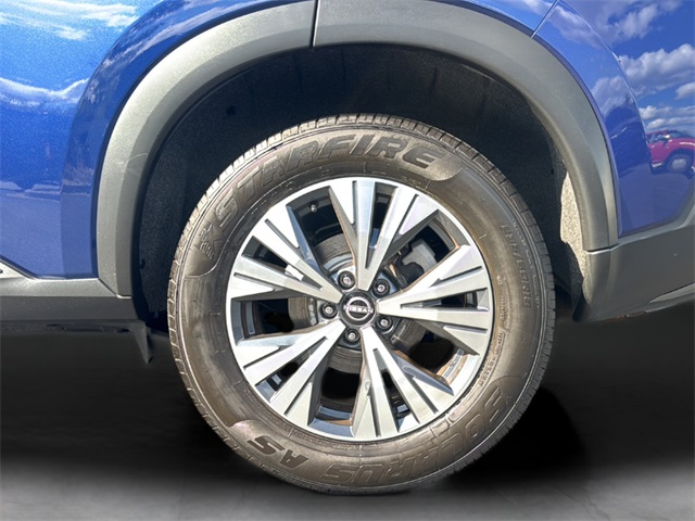 2023 Nissan Rogue SV photo 18