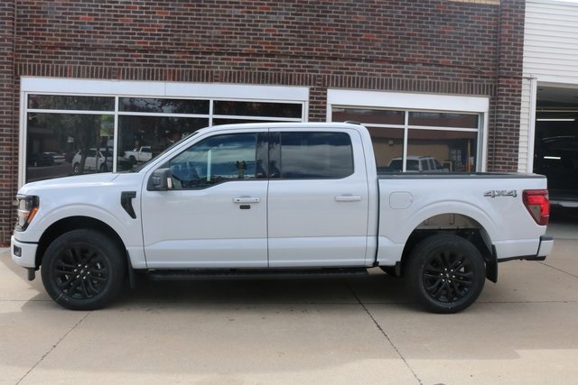 2025 Ford F-150 XLT photo 2