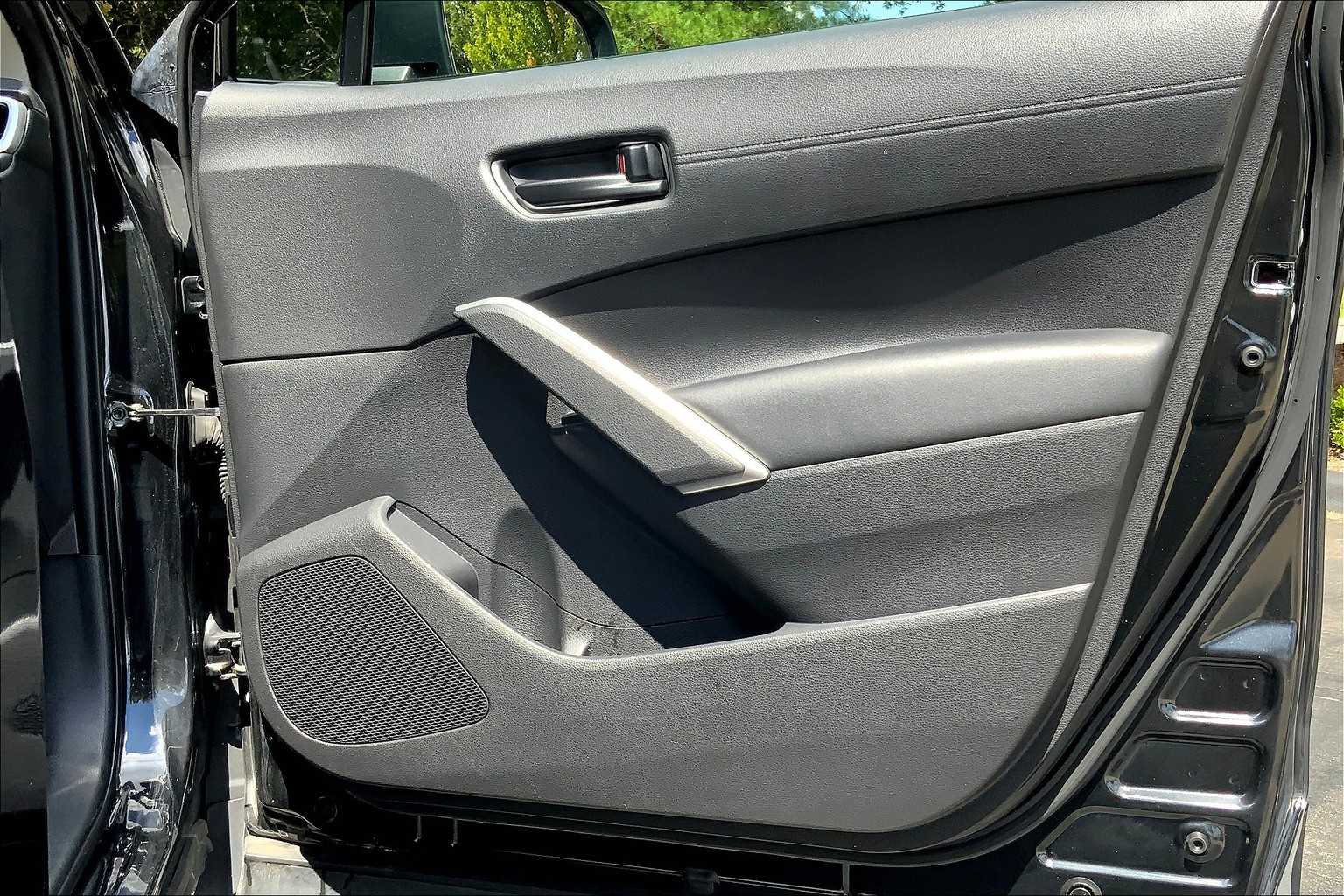 2022 Toyota Corolla Cross LE photo 21