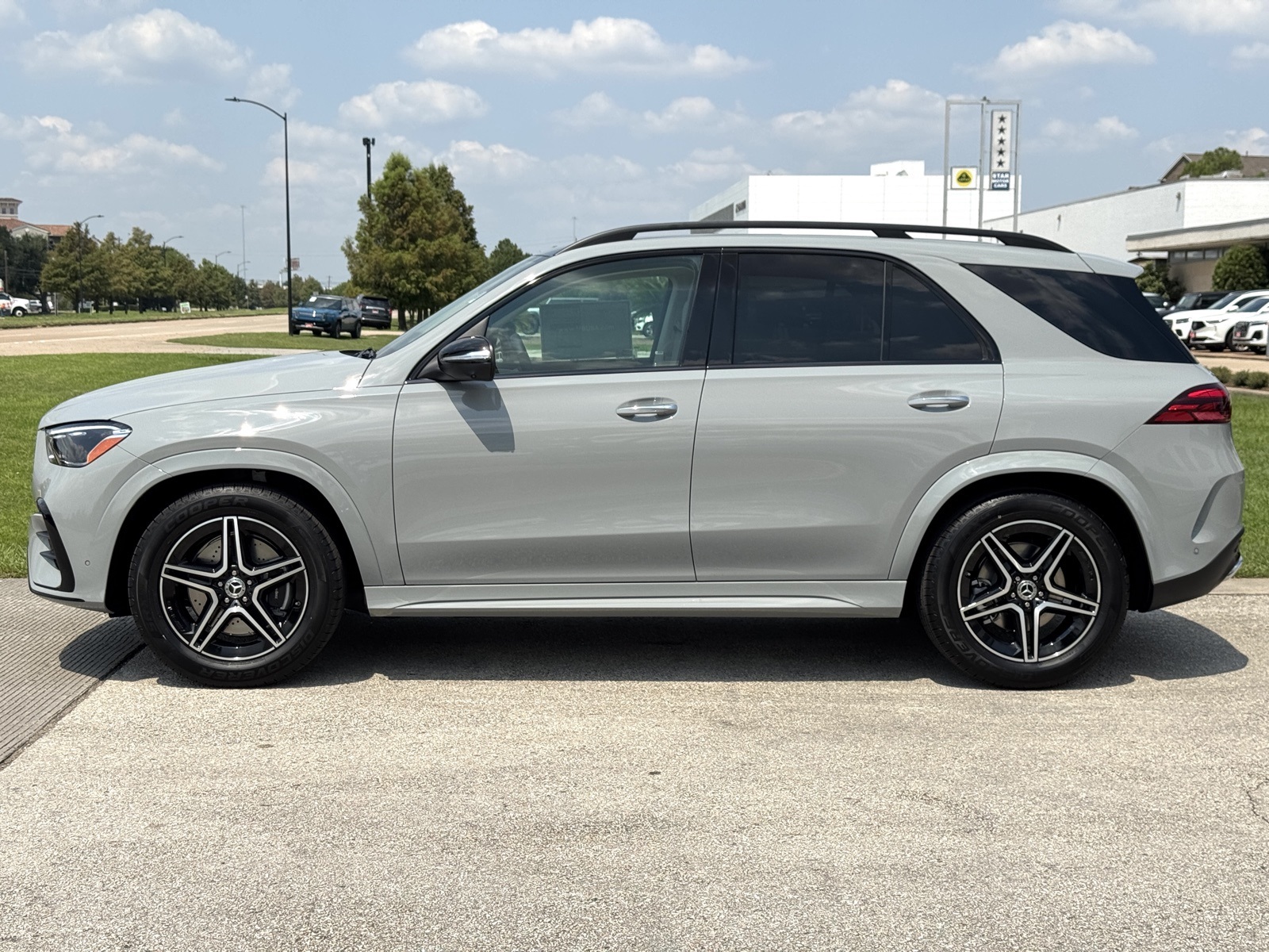 2026 Mercedes Benz GLE 450 4MATIC photo 3