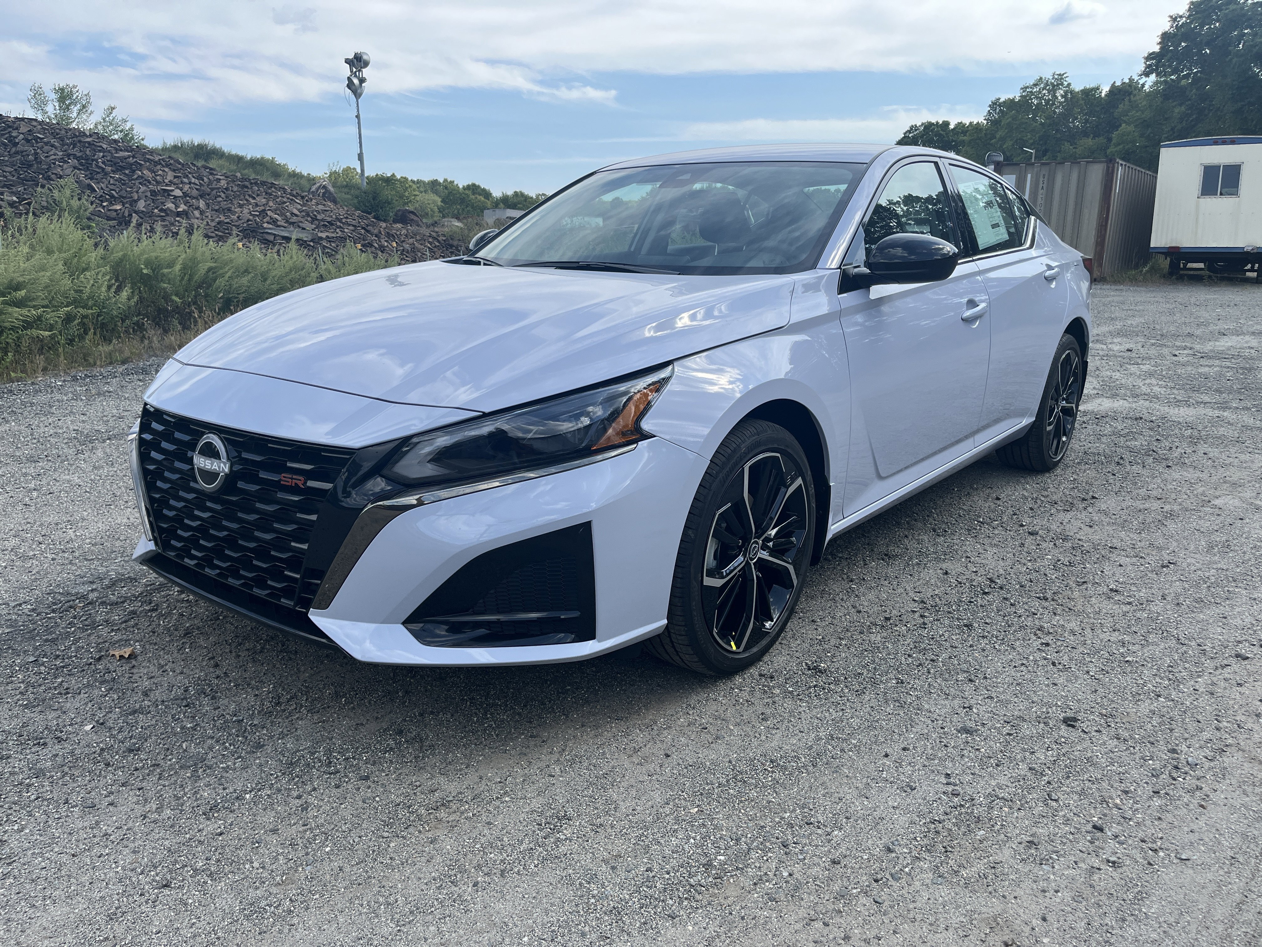 2025 Nissan Altima SR's photo