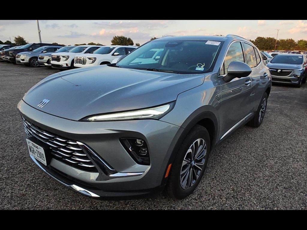 2025 Buick Envision Preferred photo 2