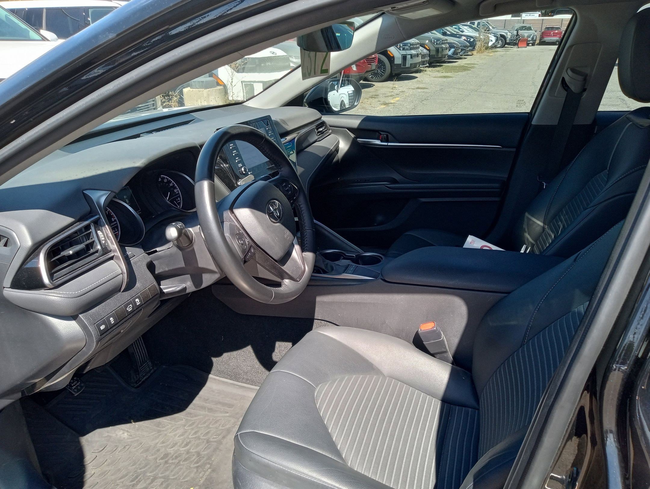 2023 Toyota Camry SE photo 9