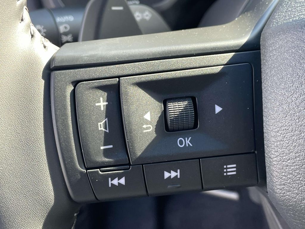 2026 Nissan Rogue SV photo 19