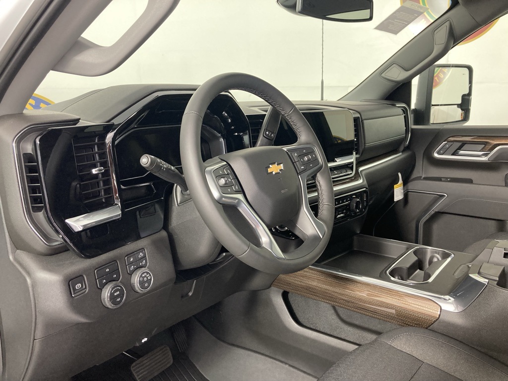 2025 Chevrolet Silverado 2500HD LT photo 12