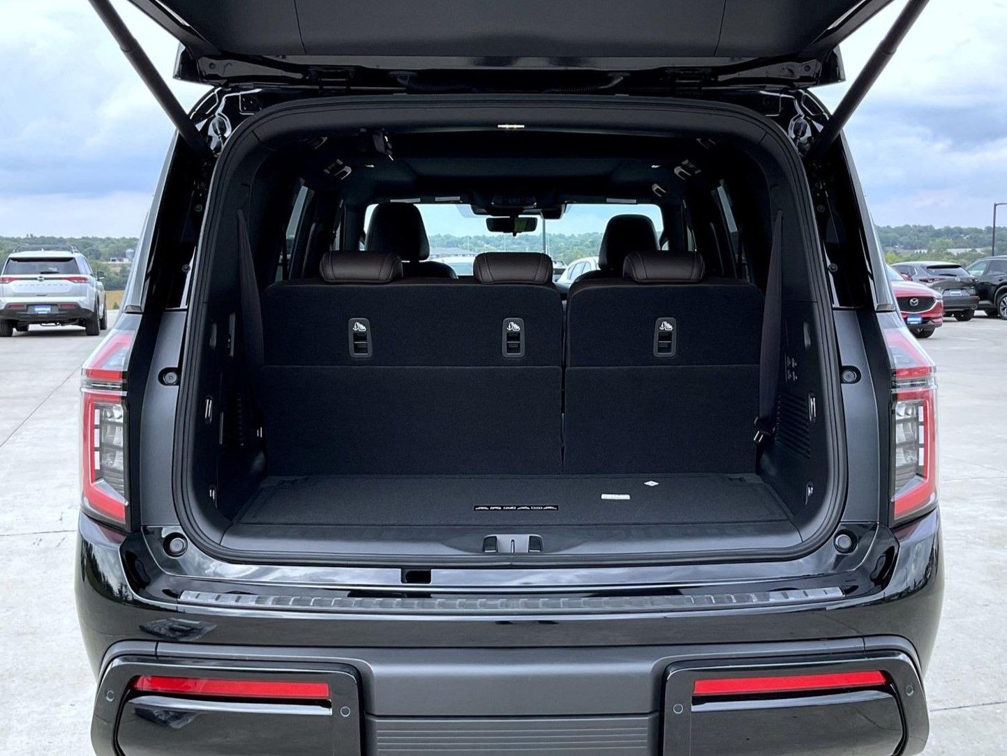 2026 Nissan Armada Platinum photo 9