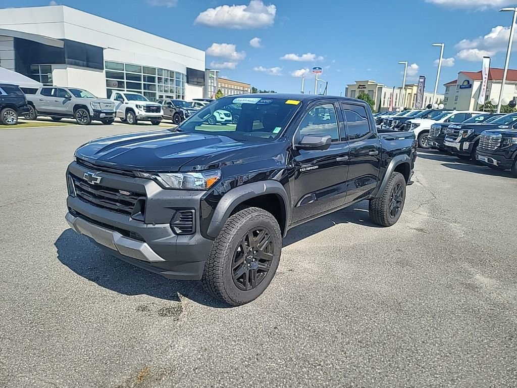 2025 Chevrolet Colorado Trail Boss photo 3
