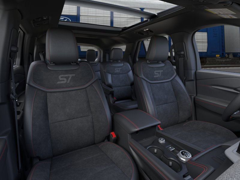 2025 Ford Explorer ST photo 5