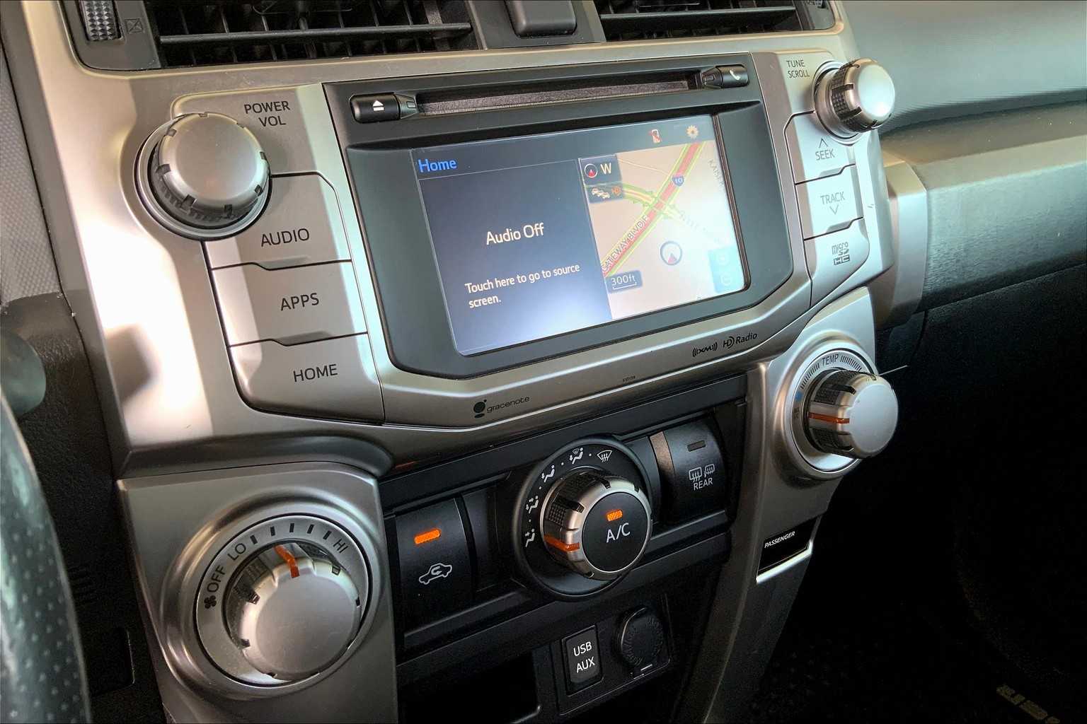2018 Toyota 4Runner SR5 Premium photo 3