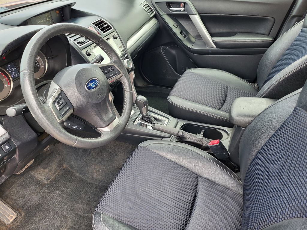 2016 Subaru Forester 2.0XT Premium photo 8
