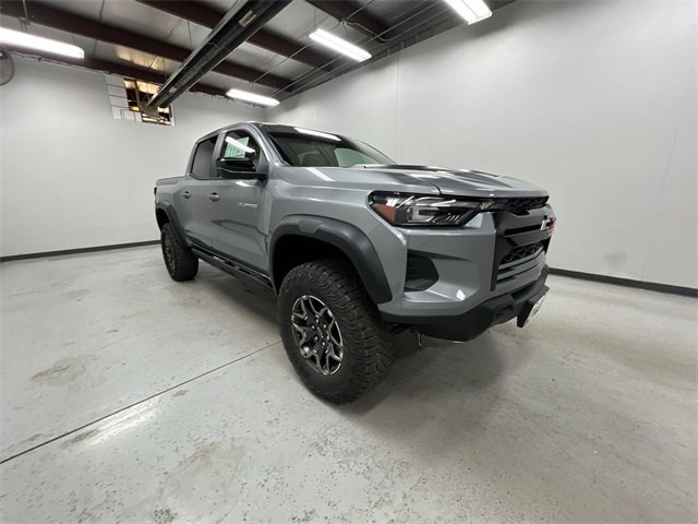 2025 Chevrolet Colorado ZR2 photo 2