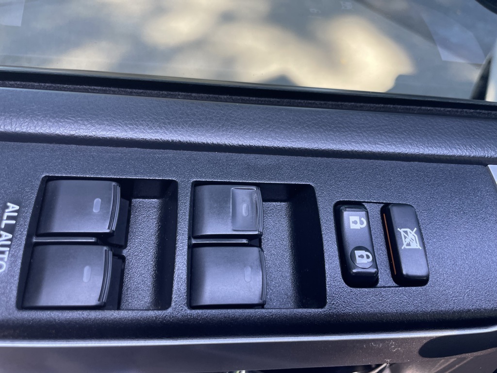 2022 Toyota 4Runner SR5 photo 9