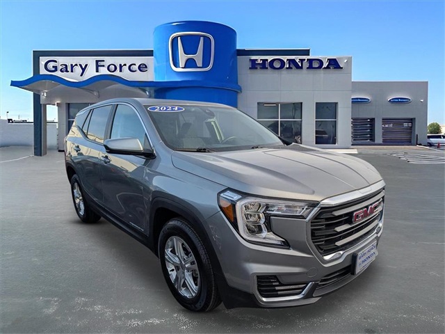 2024 GMC Terrain SLE's photo