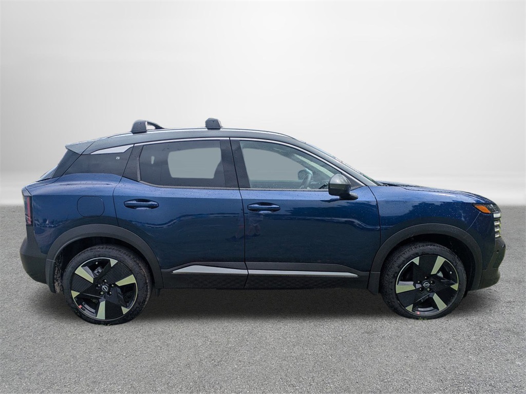 2025 Nissan Kicks SR photo 2