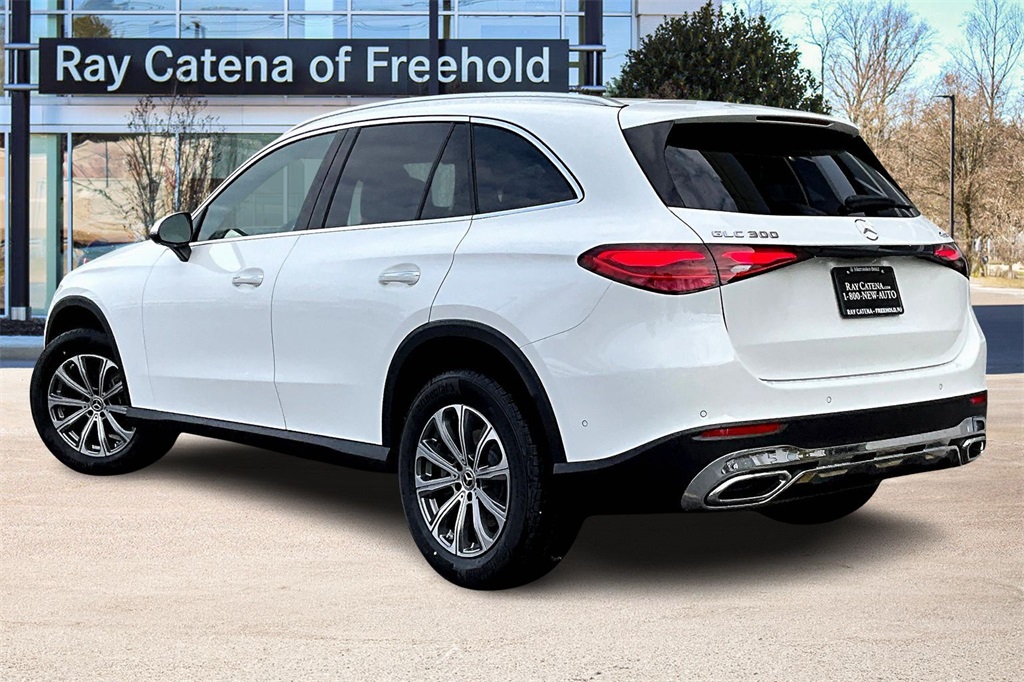 2026 Mercedes Benz GLC 300 4MATIC photo 2