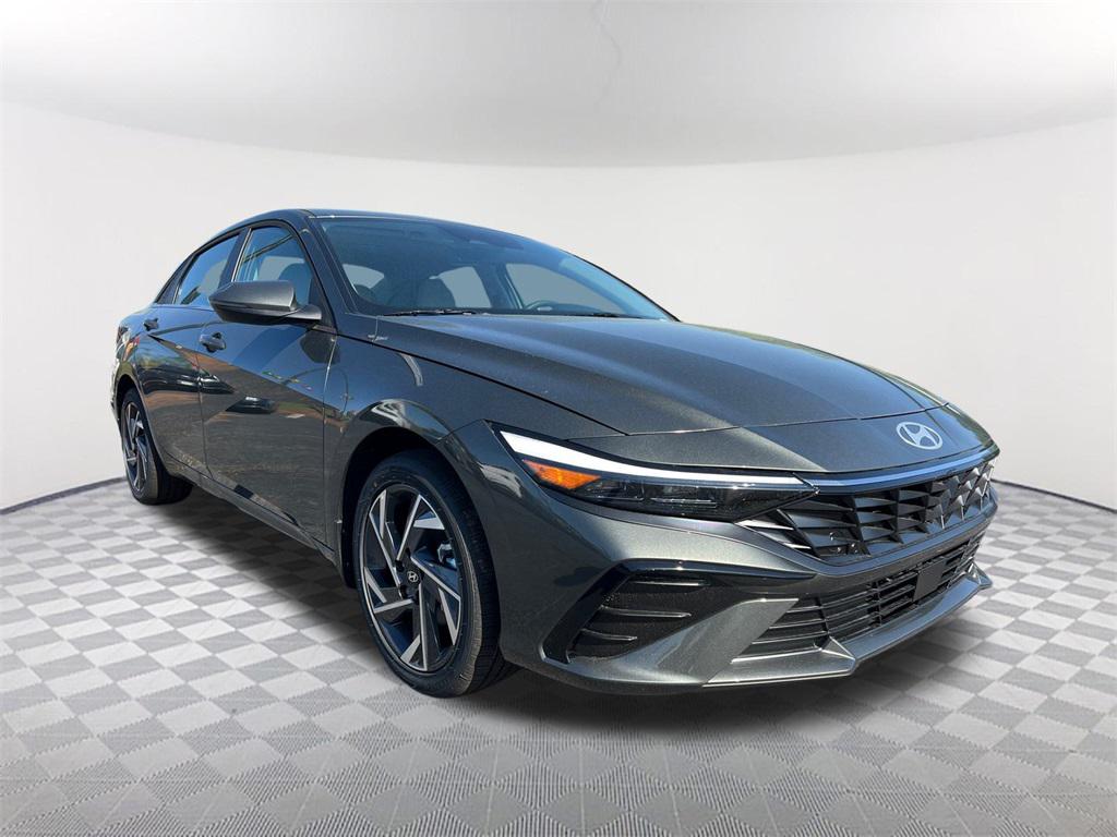 2025 Hyundai Elantra Hybrid Limited photo 3