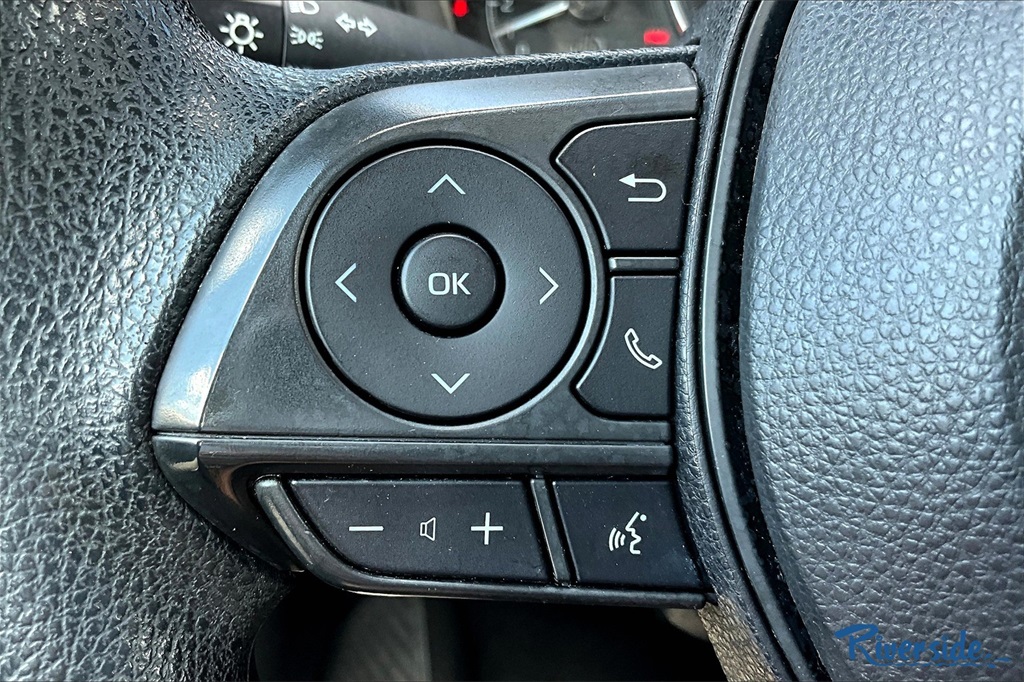 2021 Toyota Corolla LE photo 10