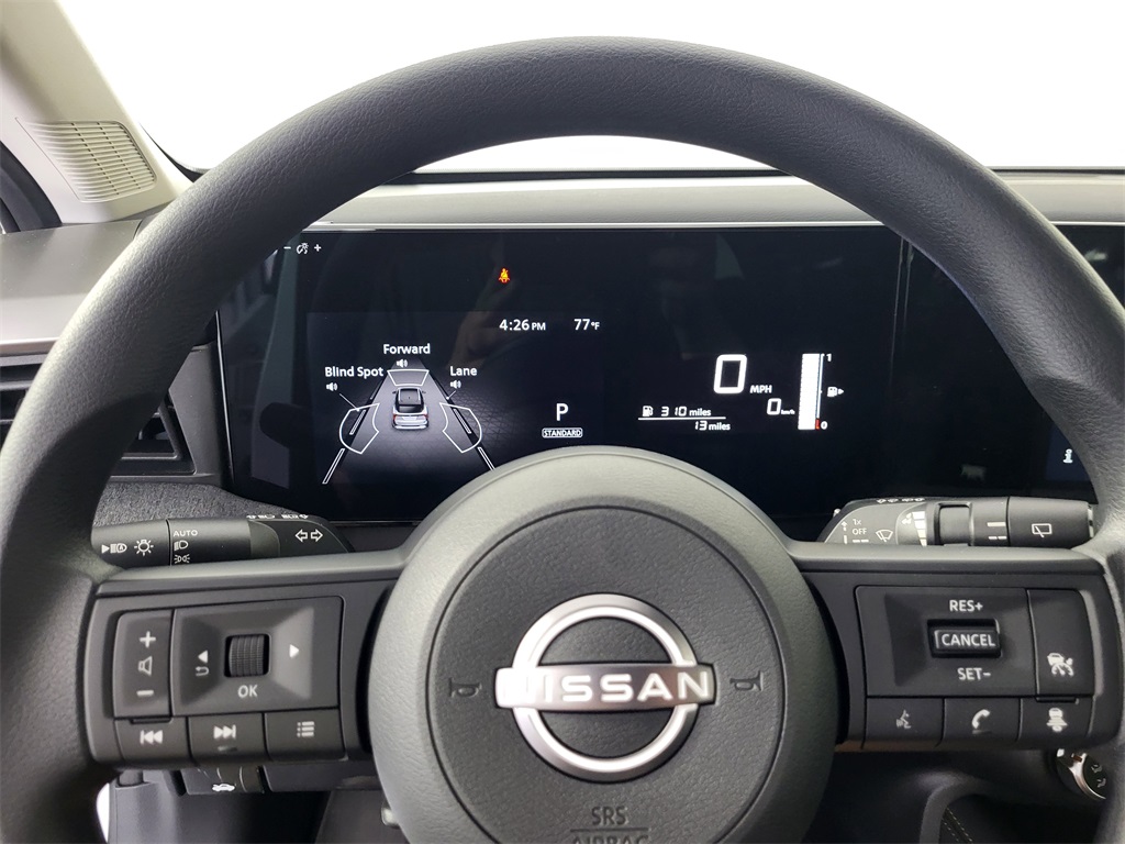 2025 Nissan Kicks SV photo 6