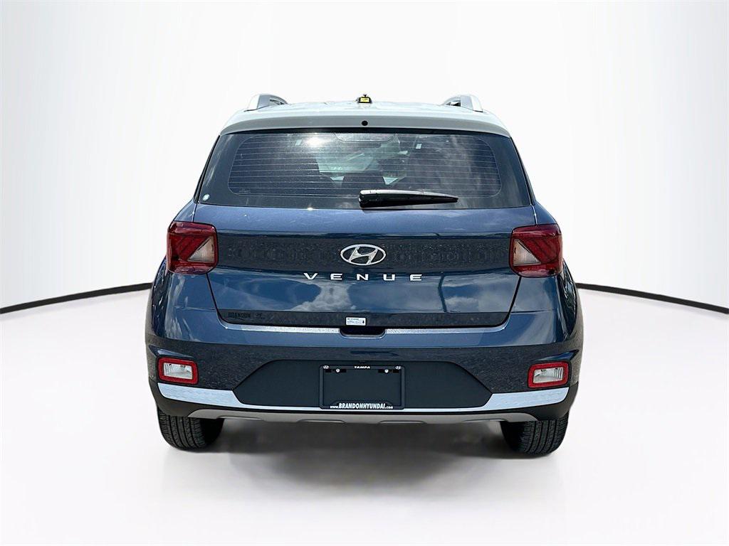 2025 Hyundai Venue Limited photo 3