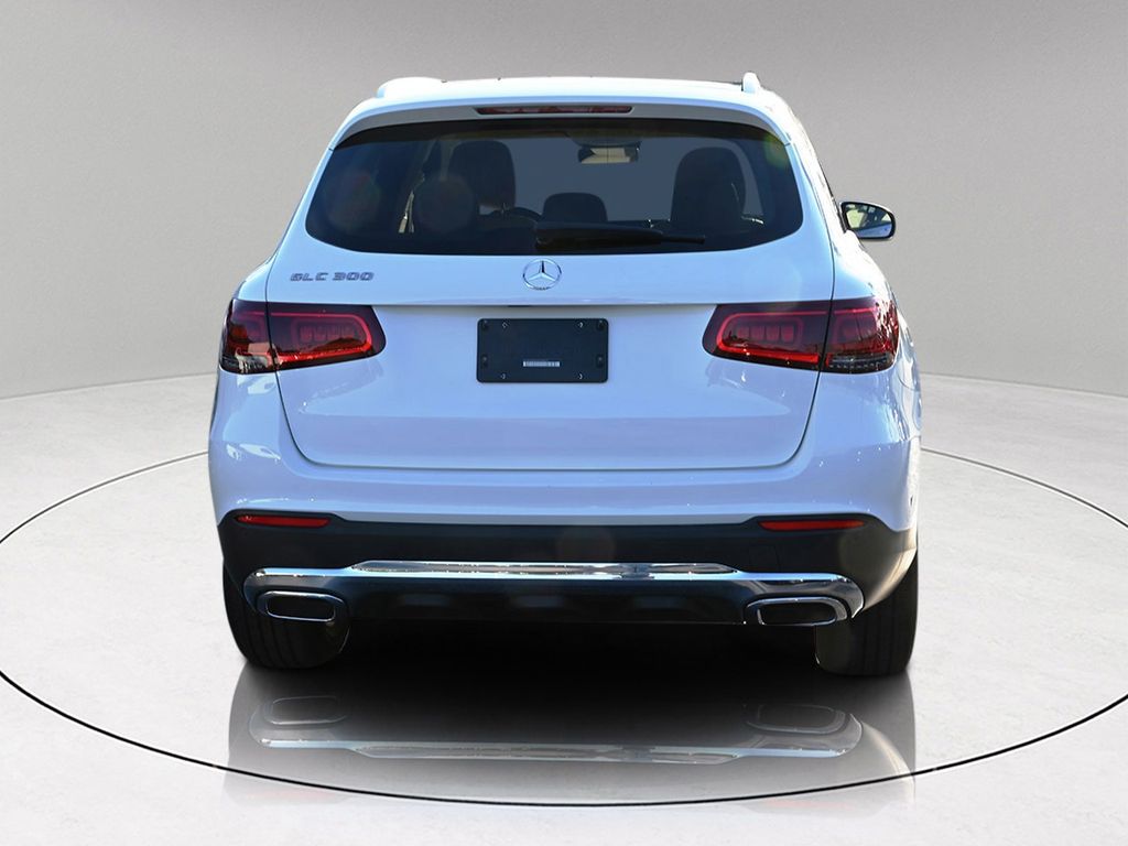 2022 Mercedes Benz GLC 300 photo 4