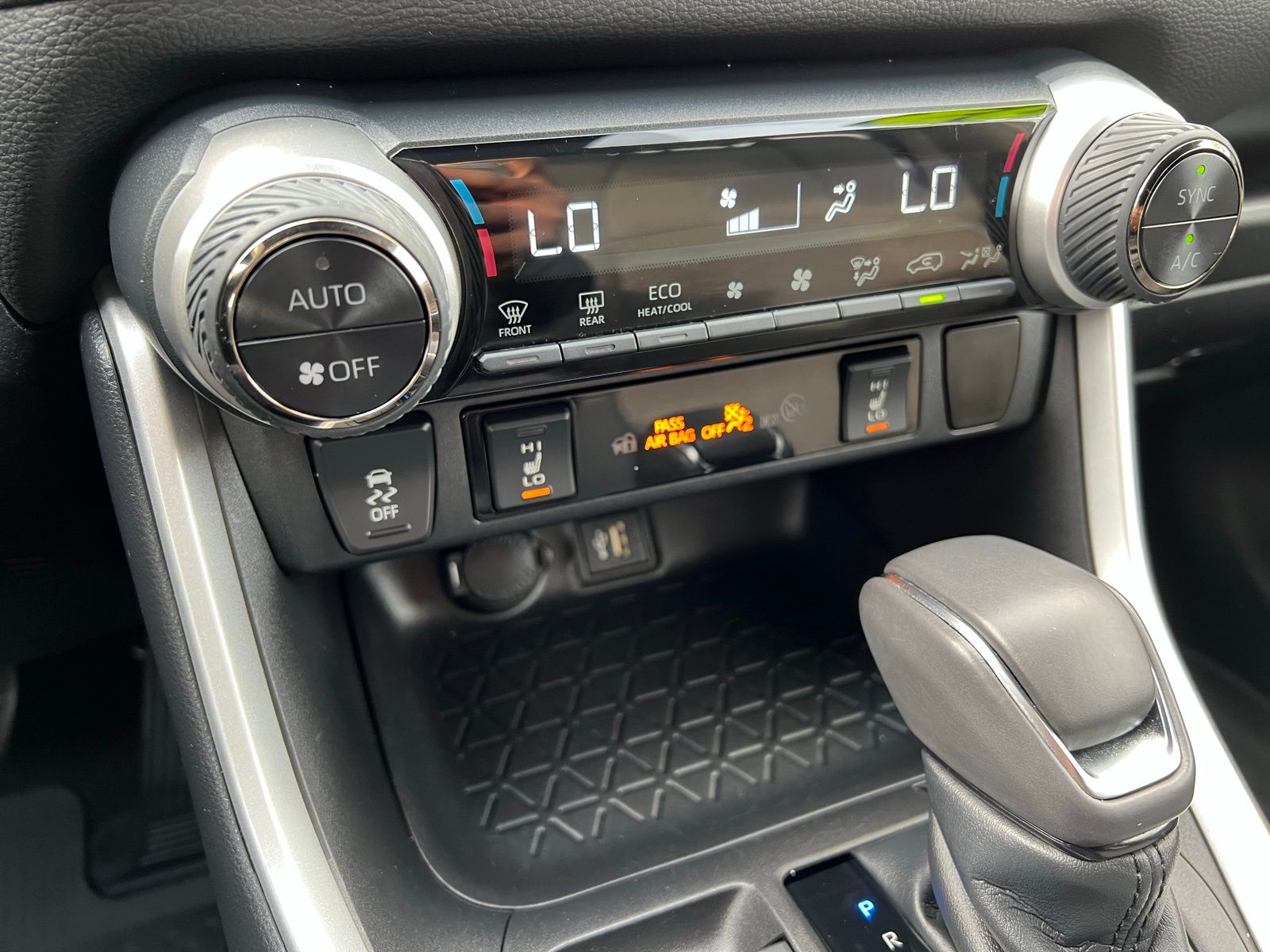 2023 Toyota RAV4 Hybrid SE photo 14
