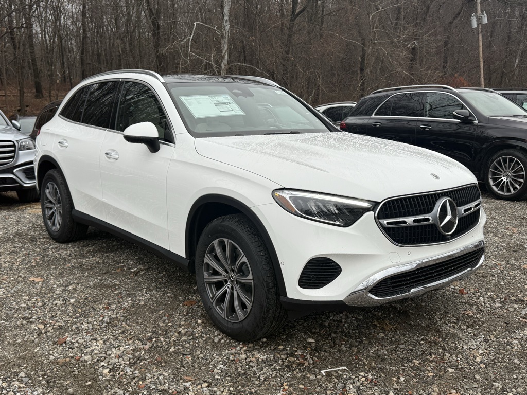 2026 Mercedes-Benz GLC Base's photo