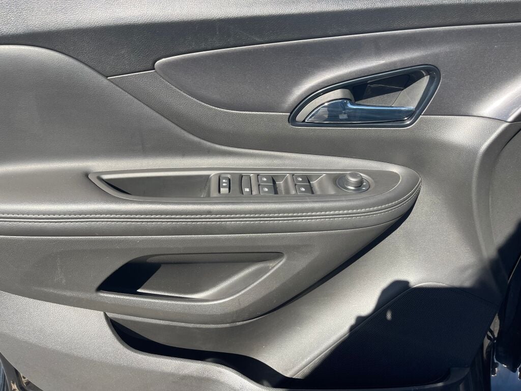 2022 Buick Encore Preferred photo 10