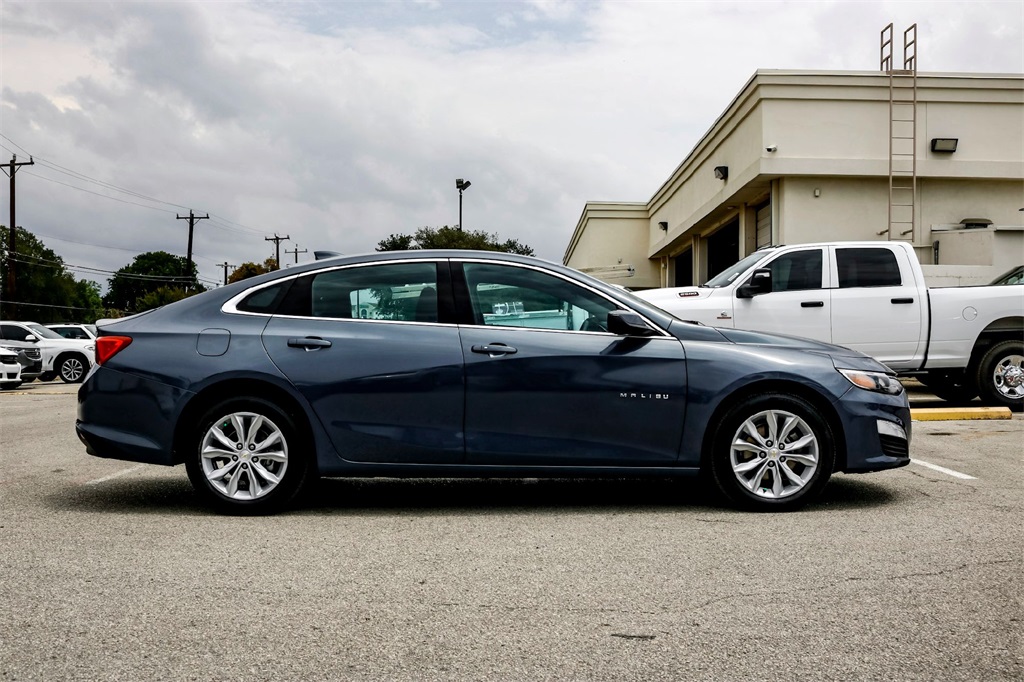2025 Chevrolet Malibu 1LT photo 4