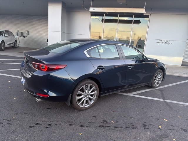 2025 Mazda Mazda3 2.5 s Preferred photo 4