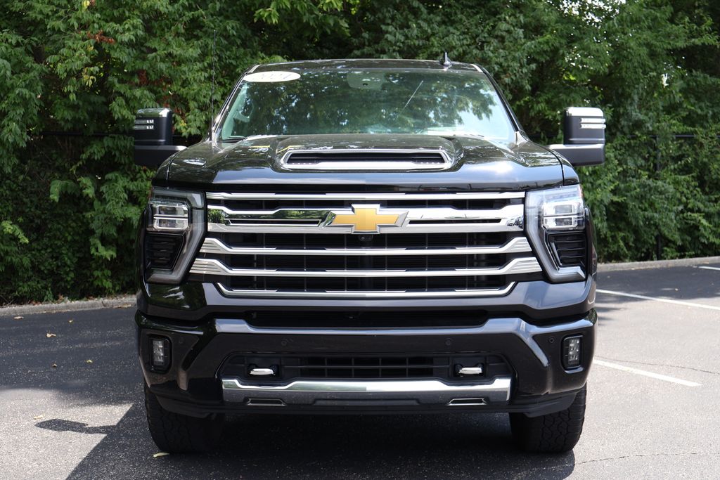 2024 Chevrolet Silverado 2500HD High Country photo 2
