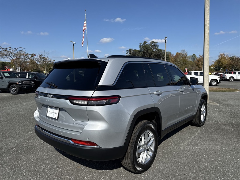 2025 Jeep Grand Cherokee Laredo X photo 3