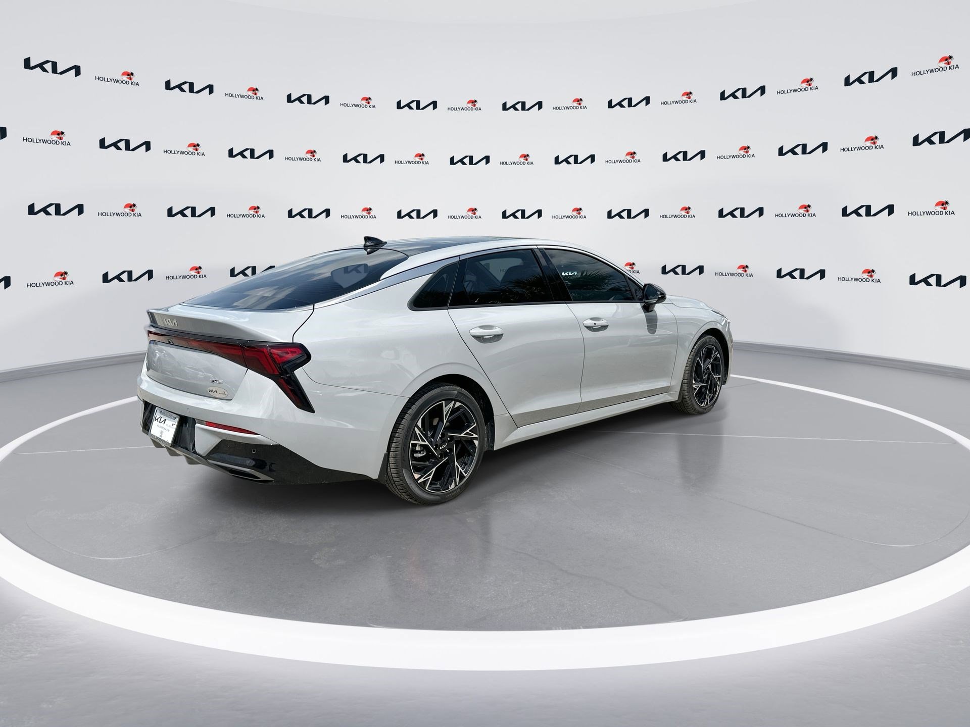 2025 Kia K5 GT-Line photo 9