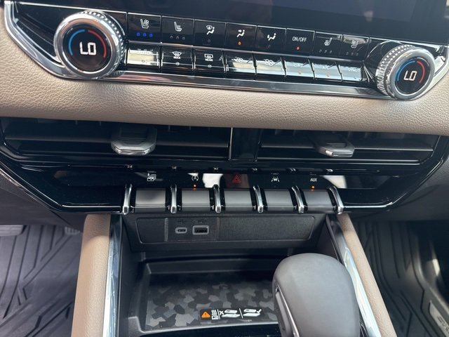 2025 Gmc Canyon Denali photo 19