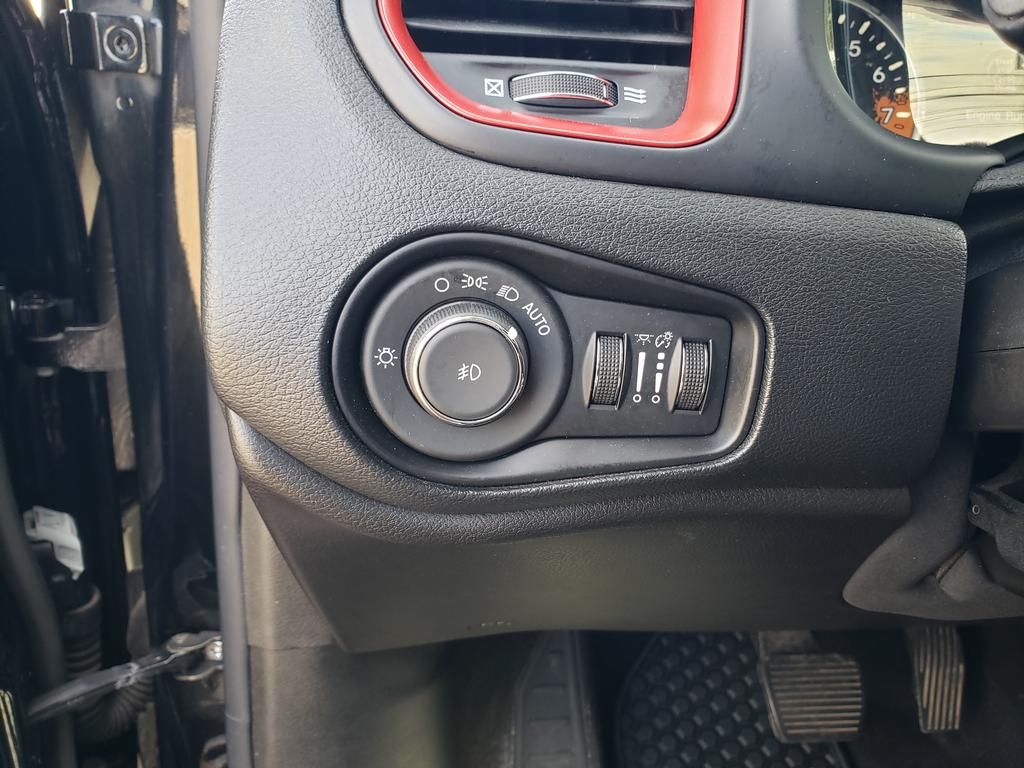 2017 Jeep Renegade Trailhawk photo 29